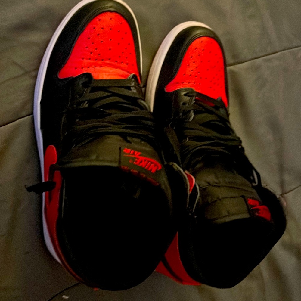 Air Jordan 1 Bred
